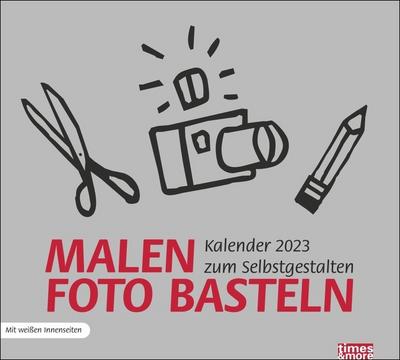 Bastelkalender 2023 silber. Weiße Innenseiten in einem Blanko-Kalender zum Basteln. Eigene Fotos auswählen und verzieren - auch perfekt zum Verschenken!