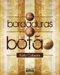 Nas bordaduras de um botão