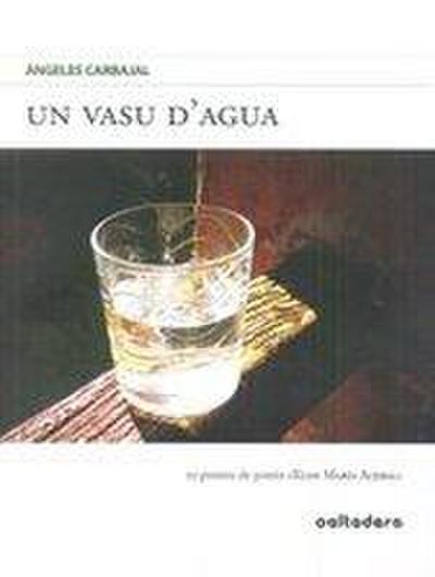 Un vasu d’agua