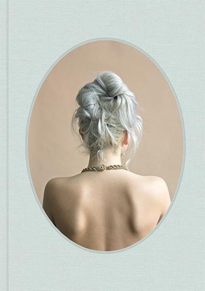 A Modern Hair Study/Une étude capillaire moderne