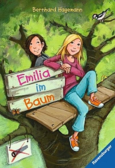 Emilia im Baum