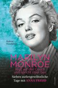 Marilyn Monroe liegt auf der Couch und spricht übe