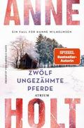 Zwölf ungezähmte Pferde