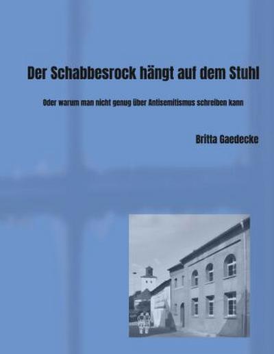 Der Schabbesrock hängt auf dem Stuhl