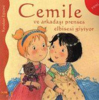 Cemile ve Arkadasi Prenses Elbisesi Giyiyor