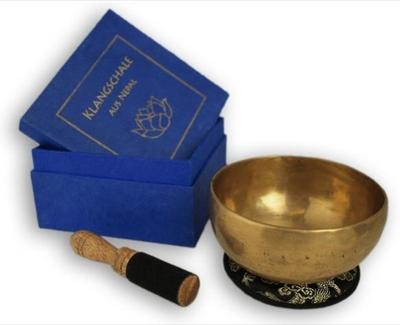 Klangschale in blauer Geschenkbox S mit Lotus-Aufdruck und Zubehör