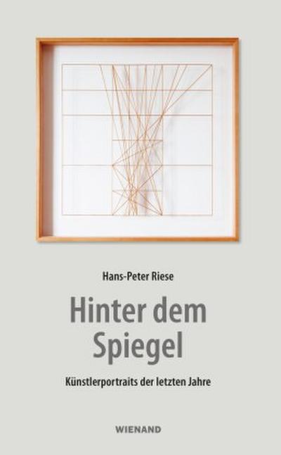 Hinter dem Spiegel
