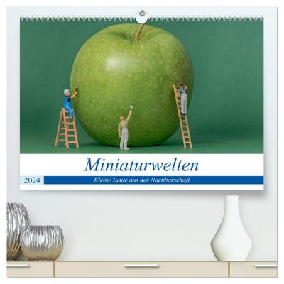 Miniaturwelten - Kleine Leute aus der Nachbarschaft (hochwertiger Premium Wandkalender 2024 DIN A2 quer), Kunstdruck in Hochglanz