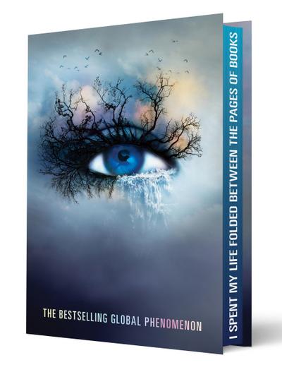 Shatter Me Collector’s Deluxe Limited Edition
