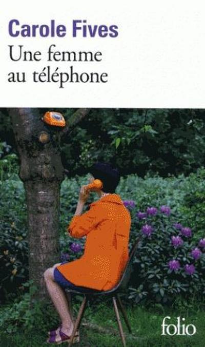 Une femme au téléphone