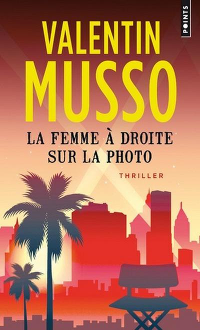 La Femme à droite sur la photo (Points policiers)