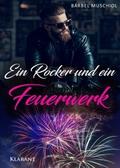 Ein Rocker und ein Feuerwerk