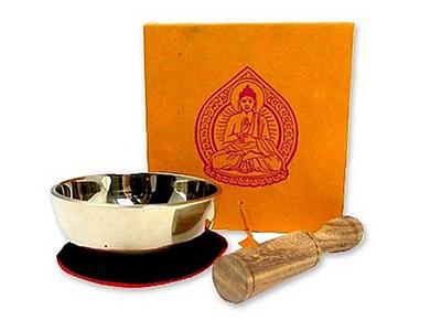 Kleine Klangschale mit hellem Klang in origineller Box mit Buddha-Aufdruck