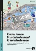 Kinder lernen Brustschwimmen