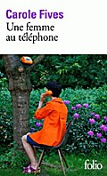 Une femme au téléphone