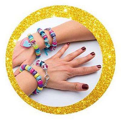 Trendige Perlenarmbänder