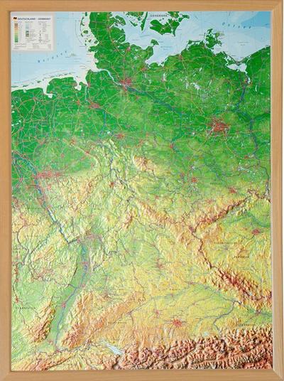 Deutschland, Reliefkarte 1:1.2.000.000 mit Naturholzrahmen